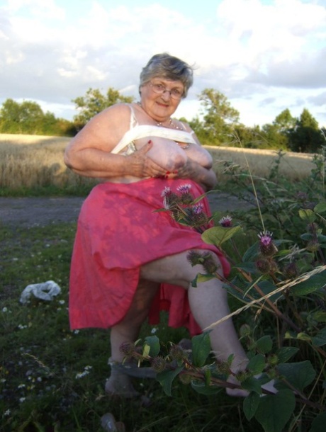 Oma-Freaks der Natur pinkeln nacktheit pornographische galerien