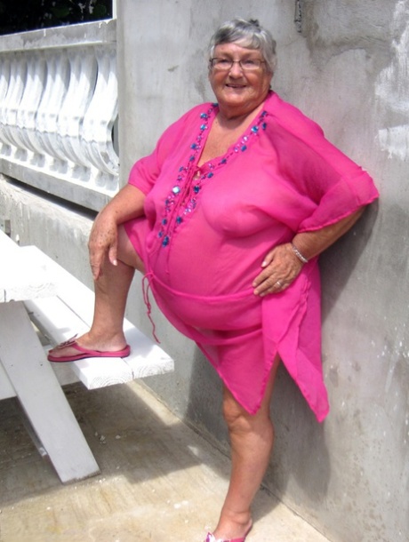 BBW-Oma gehämmert hübsche freie galerie