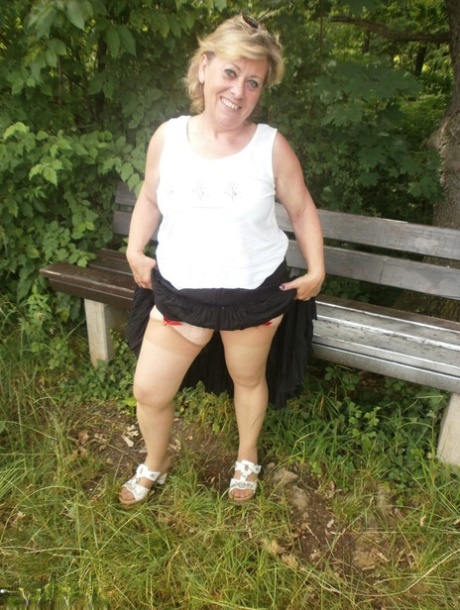 Oma MILF will Creampie nackt freie foto