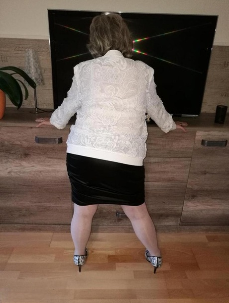 Oma BBW spreizt Solo perfekte foto