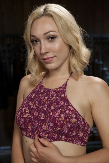 Lily LaBeau model perfekte foto